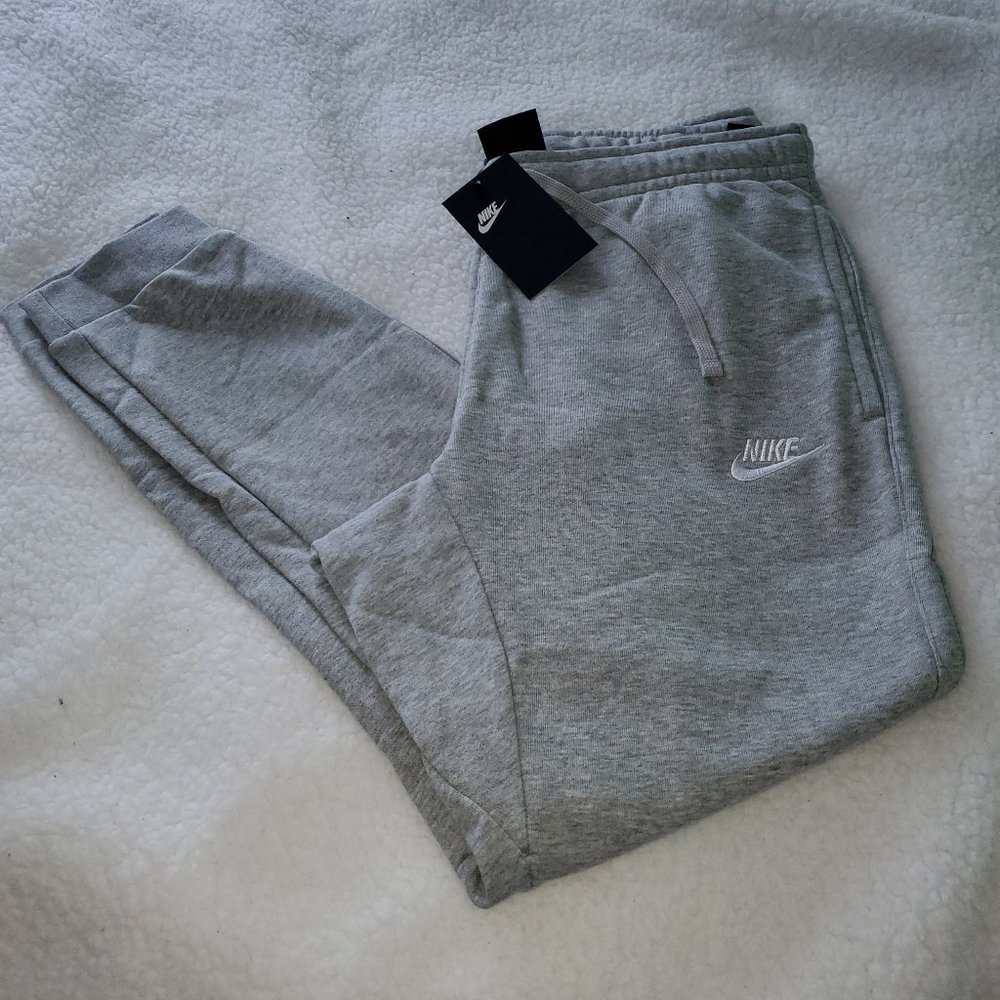 Nike Skinny Joggers In Grey